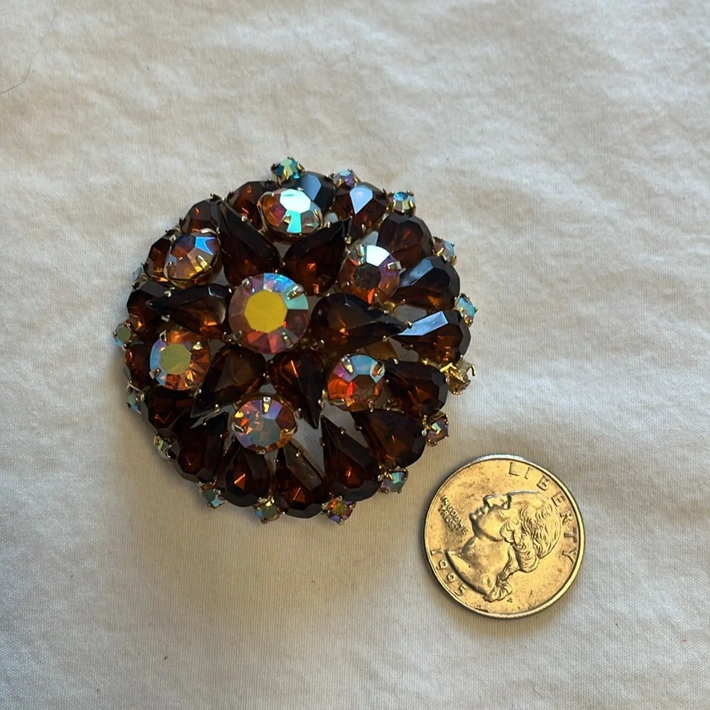 VTG Brooch - Picture 2 of 4